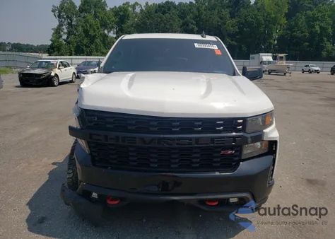 2021 Chevrolet Silverado K1500 Trail Boss Custom z USA, uszkodzony, nr VIN 1GCPYCEH0MZ431818